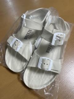 BREEZE ベージュ サンダル 22cmのサムネイル