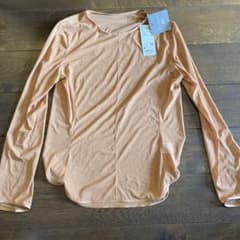 タグ付き　新品　シアークルーネックTのサムネイル