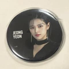 TWICE “＆twice”缶バッジ ジョンヨン - メルカリ