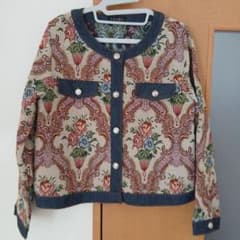 TRUBE ゴブラン織り デニムジャケット 花柄のサムネイル