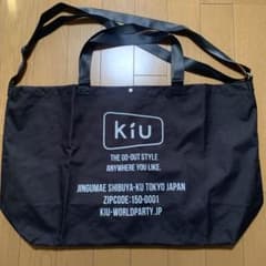 KIU キウ　大きめトートバッグ　ブラックのサムネイル