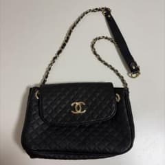 CHANEL キルティング ショルダーバッグのサムネイル