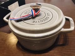 ストウブ鍋　ココット　ラウンド　グレー　20cmのサムネイル