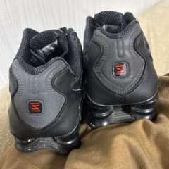 Nike shoxのサムネイル
