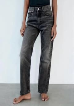 【本日限定価格】ZARA ハイライズ ストレートフィット デニム　34のサムネイル
