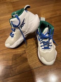 asics バスケシューズ　22cmのサムネイル