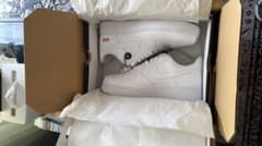 Supreme Nike Air Force 1 Low Whiteのサムネイル