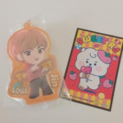BTS　アクリルキーホルダー　ダイナマイトのサムネイル