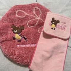 トイレの蓋、トイレットペーパーホルダーカバーのサムネイル