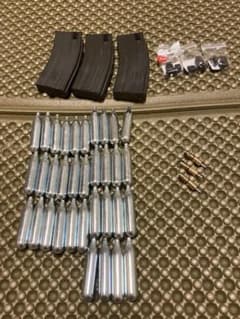 GHK製 M4 CO2マガジン 3本セットとおまけ付きのサムネイル