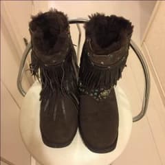 お値下げ中★Kettle Black ×Koolaburraコラボムートンブーツのサムネイル