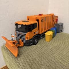 Bruder（ブルーダー）製 SCANIA ゴミ収集車のサムネイル