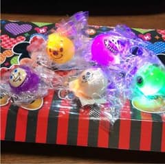 光るボールのサムネイル