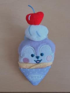 BT21 FamilyMart Exclusive Plush Badge