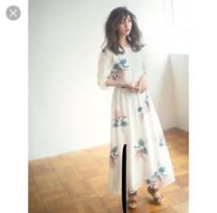 オフショルワンピースのサムネイル