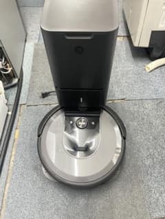 iRobot Roomba 自動ロボット掃除機 ダークグレー i7のサムネイル