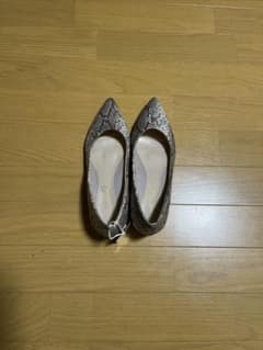ヘビ柄ポインテッドトゥハイヒールのサムネイル