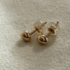 K18 18金 たまごエッグピアス - メルカリ