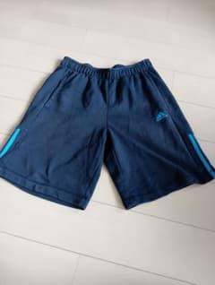 アディダス　ハーフパンツ　Mくらいのサムネイル