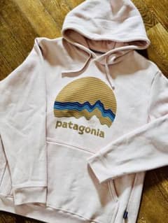 patagonia ピンク フード付きパーカー.。.:*☆のサムネイル