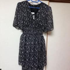 小花柄ワンピース 新品タグ付きのサムネイル