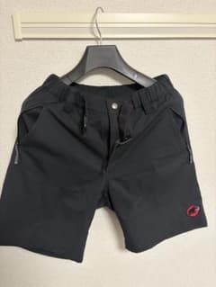 MAMMUT ブラックショートパンツのサムネイル