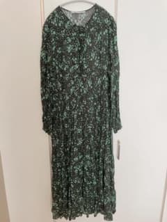 ゆず様専用　ZARA ザラ　花柄ワンピース ロングワンピースのサムネイル