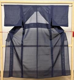 【美品】正絹 紬 大島調 小紋風 おしゃれ着 普段着 紺 藍色 大島紬 十字絣 紺 袷 お洒落着 普段着 正絹 裄62.5cm 身丈159.5cm 美品