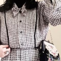 おしゃれな柄ワンピースのサムネイル