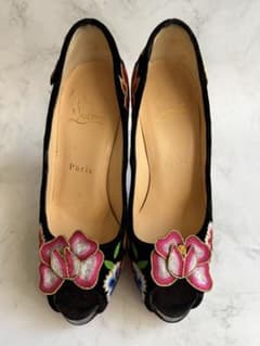 Christian Louboutin 花柄刺繍 パンプス　希少モデル　22cmのサムネイル