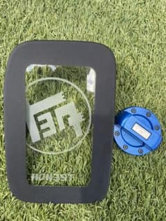 ハイエース200系　給油口　フューエルリッドガラス製、フューエルキャップカバーのサムネイル