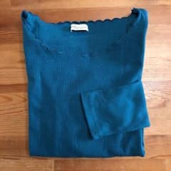 美品 earthカットソー 今期のサムネイル