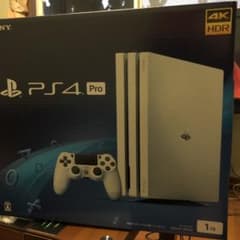 PlayStation®4 Pro グレイシャーホワイト1TB CUH-7200のサムネイル