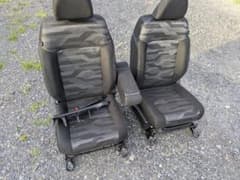 Front seats (left and right) with armrests for Daihatsu Taft!