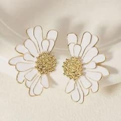 ピアス　お花のサムネイル