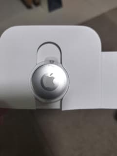 AirTag　Apple 本体 1個　純正　正規品　エアタグ　美品　iphoneのサムネイル