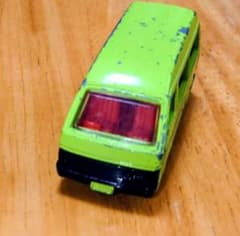 トミカ ハイエース 黄緑色 ミニカー　1988 日本製　ターボ　箱無しのサムネイル