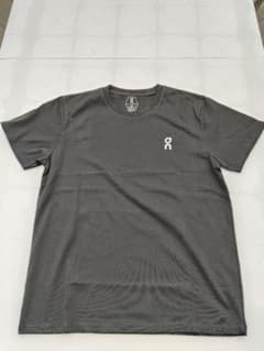 値下げ On（オン） Tシャツ ブラックのサムネイル