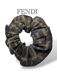 FENDI フェンディ ズッカ柄 FFロゴ シュシュ ヘアアクセサリー - メルカリ