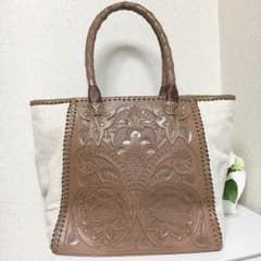 (大幅値下げ)グレースコンチネンタル カービングバッグのサムネイル