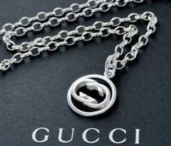 GUCCI シルバー ロゴペンダント ネックレスのサムネイル