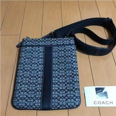 ☆ コーチ ショルダーバッグ  ☆   紺色のサムネイル