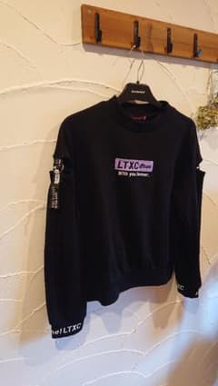 値下げ！LTXC160❤︎︎トレーナー黒/美品♡袖や腕スリット可愛いのサムネイル