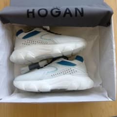 新品未使用＞HOGAN ホワイトスニーカー 37 ダストバック付 - メルカリ