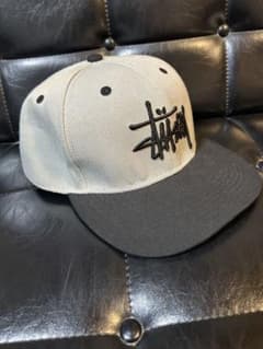 Stussy スナップバックキャップ グレー/ブラックのサムネイル