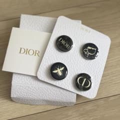 Dior ディオール バッジ 4点セット ノベルティ 非売品 - メルカリ