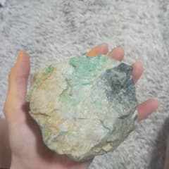 天然石 原石 翡翠 鉱物標本 糸魚川翡翠のサムネイル