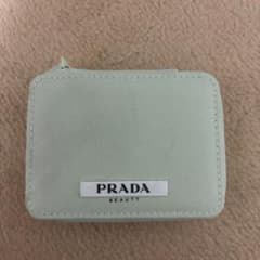 PRADA BEAUTY ミニバニティポーチ ノベルティのサムネイル