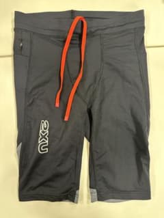 【ぐんぐん様専用】2XU ハーフタイツ XS ダークグレー　リアクト　メンズのサムネイル