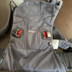 抱っこ紐 BABY BJORNのサムネイル